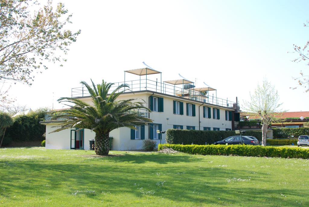 Hotel Turandot Torre del Lago Puccini Bagian luar foto